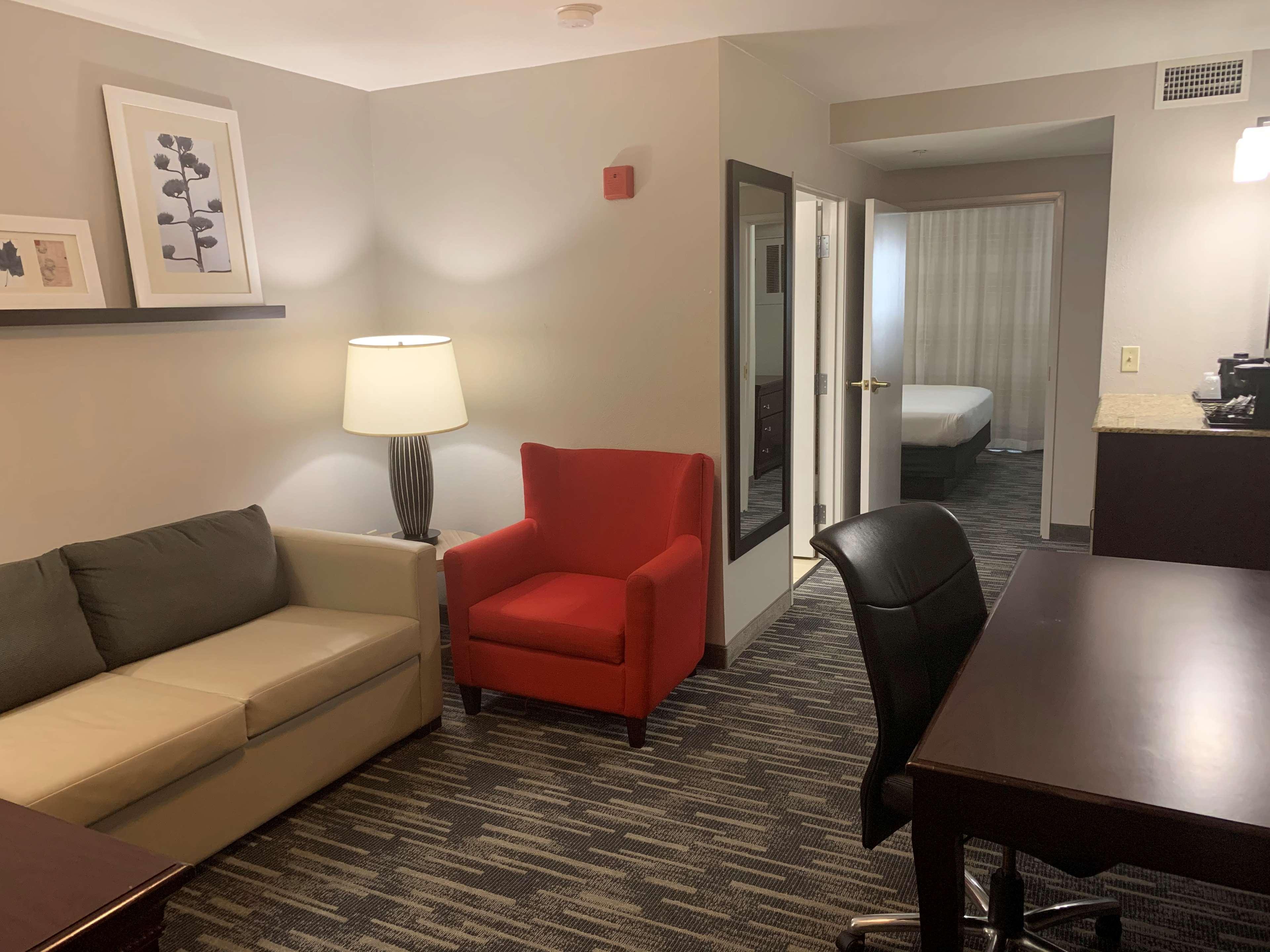 Country & By Radisson, Center Az 3* Tucson