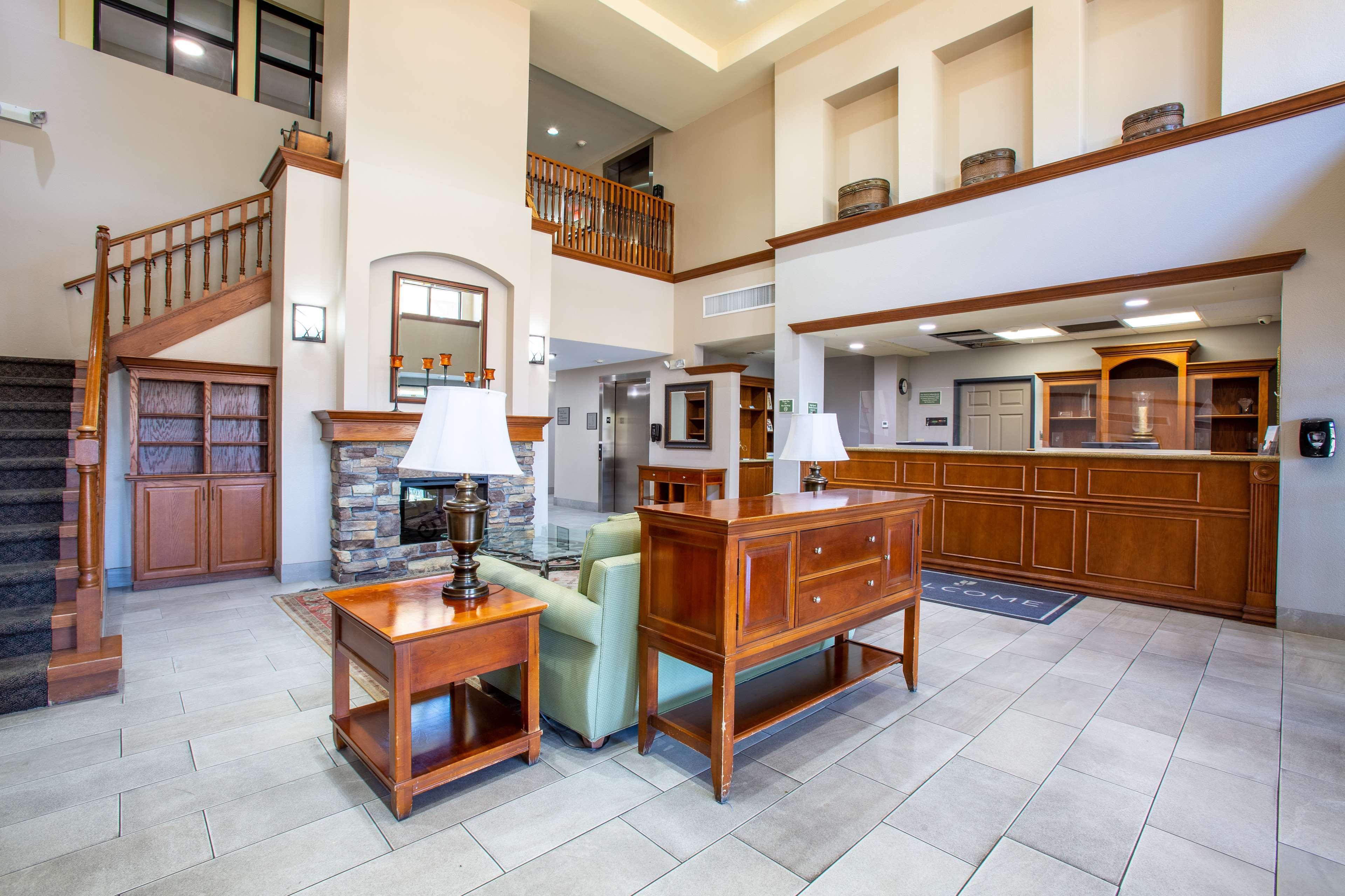 Country & By Radisson, Center Az Hotel