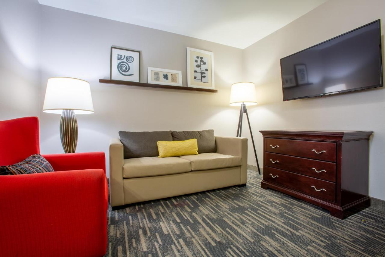 Hotel Country & By Radisson, Center Az 3*