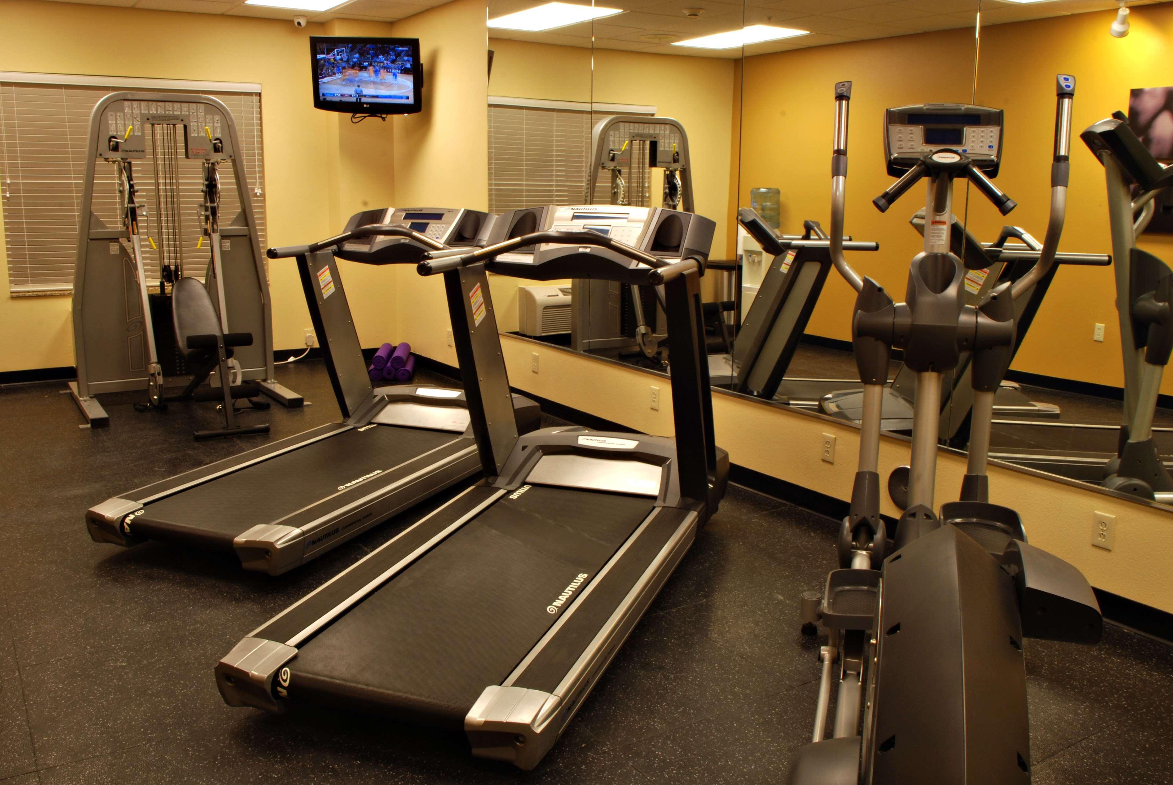 Hotel Country & By Radisson, Center Az 3*